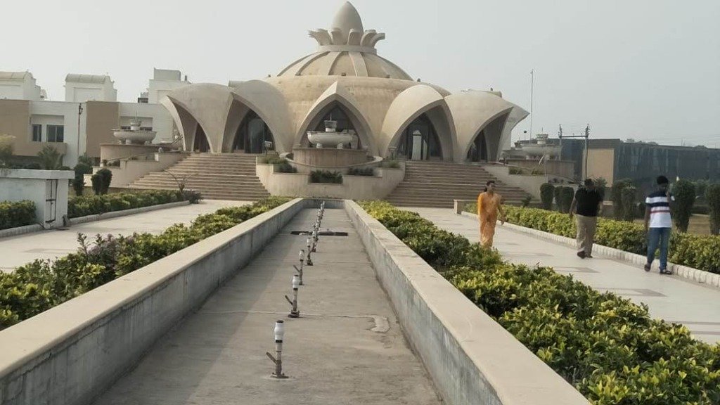 Lotus Monument